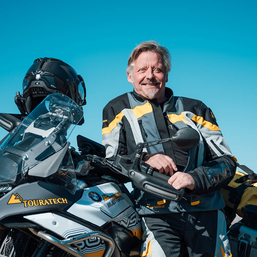Touratech-Travel-Event-2025-Chary-Boorman-Autogramm